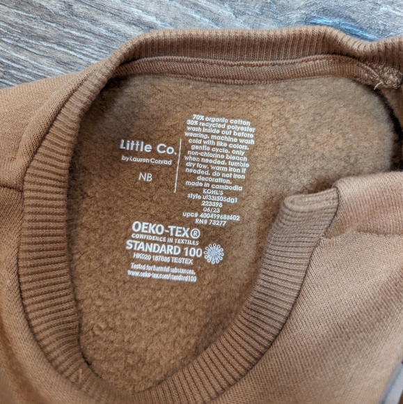 Newborn Romper Reindeer Christmas Outfit One Piece Baby Boy Girl Neutral Tan - Picture 3 of 3